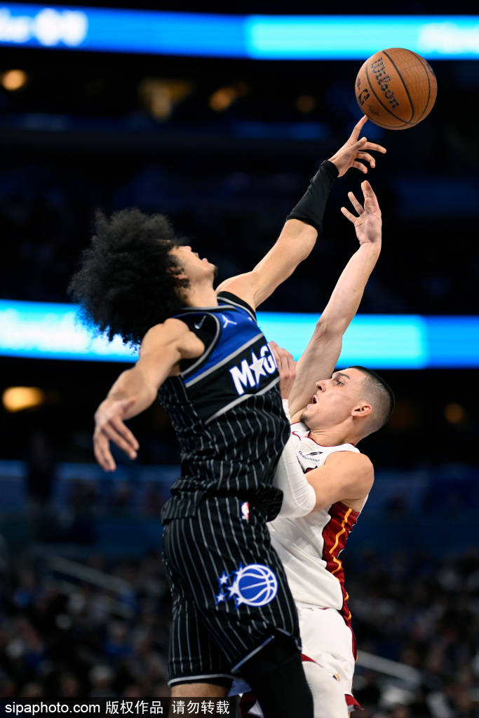 开云平台中国转折点！多伦多猛龙再遭质疑，全明星赛国际比赛日攻防权衡，更衣室稳定，资深球员宣示担当的简单介绍